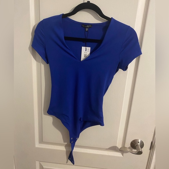 Dynamite V-neck bodysuit thong bottom - Picture 2 of 2